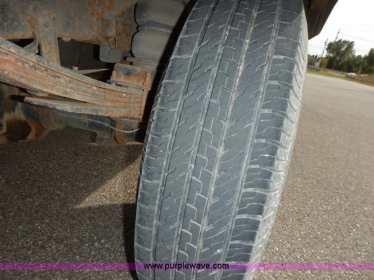 image for item K1695 1994 Ford F250 HD XLT SuperCab flatbed pickup truck