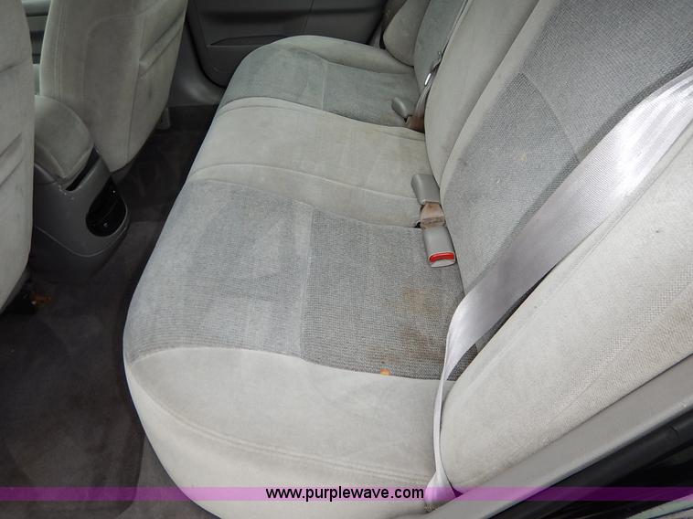 image for item K1705 2000 Ford Taurus SE