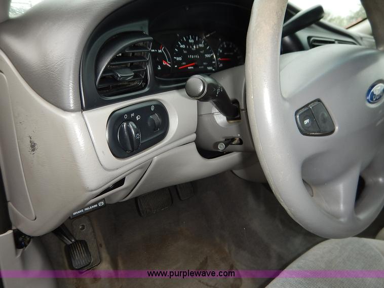 image for item K1705 2000 Ford Taurus SE