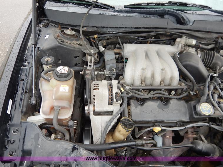 image for item K1705 2000 Ford Taurus SE