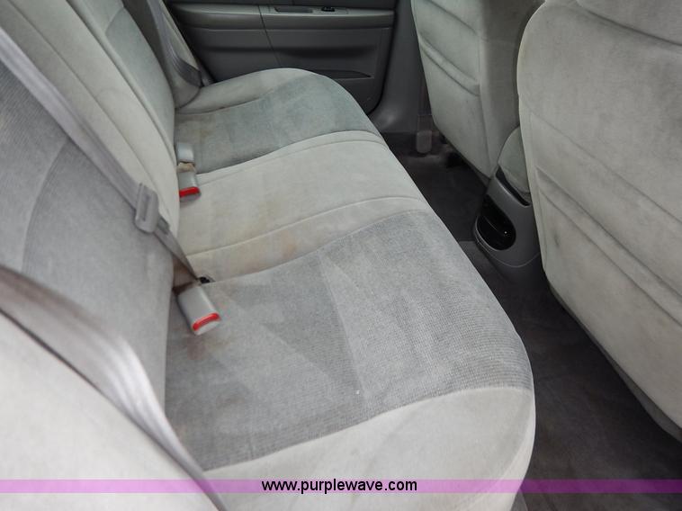 image for item K1705 2000 Ford Taurus SE