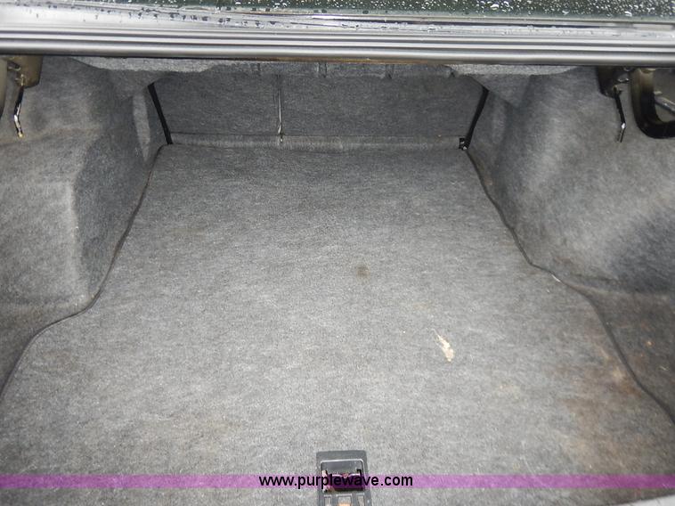 image for item K1705 2000 Ford Taurus SE