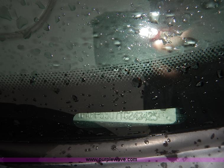 image for item K1705 2000 Ford Taurus SE