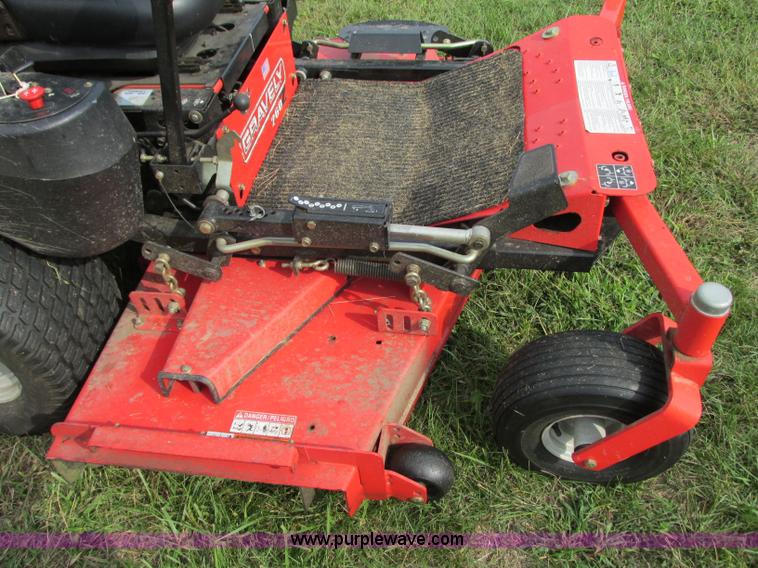 image for item K9433 2005 Gravely 260Z ZTR lawn mower