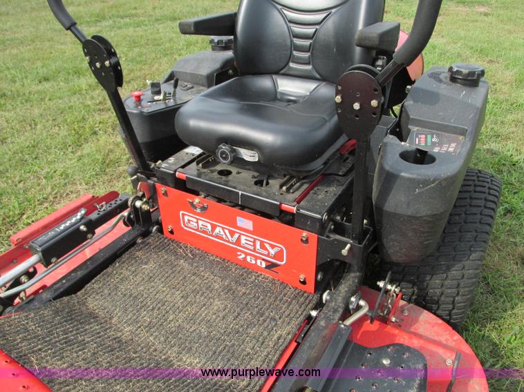 image for item K9433 2005 Gravely 260Z ZTR lawn mower