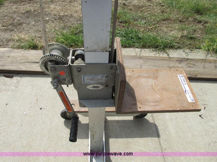 image for item K9453 Gil-Lift cabinet jack