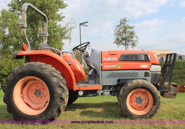 image for item L2259 Kubota L3130D MFWD tractor