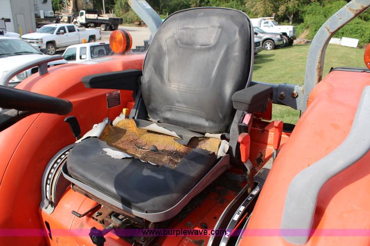 image for item L2259 Kubota L3130D MFWD tractor