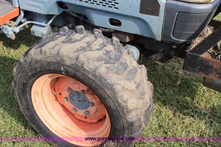 image for item L2259 Kubota L3130D MFWD tractor