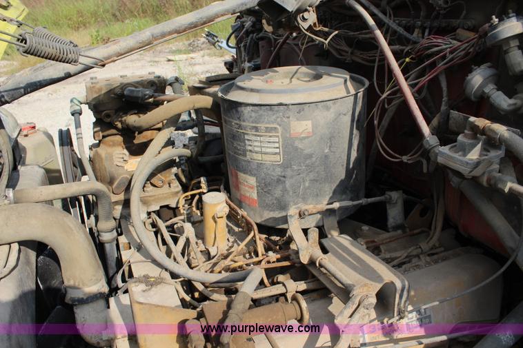 image for item L2260 1984 Ford LN7000 tank truck