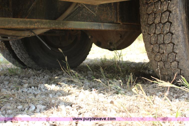 image for item L2260 1984 Ford LN7000 tank truck