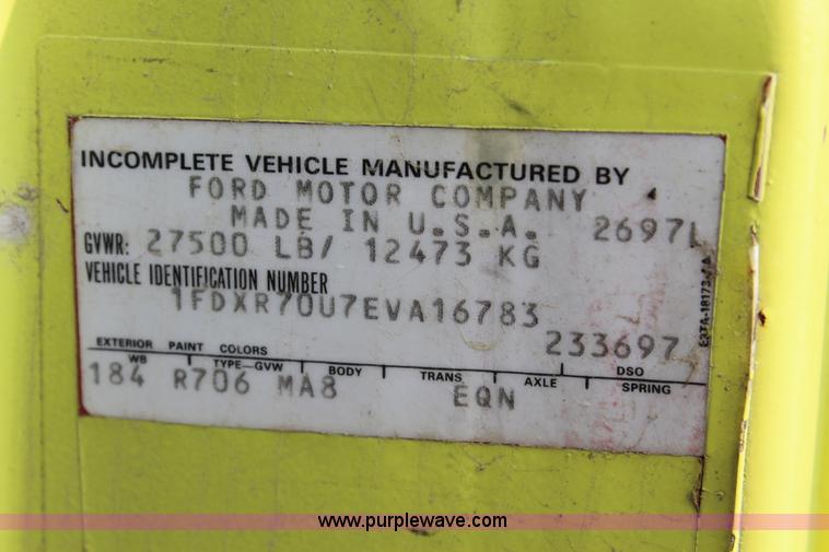 image for item L2260 1984 Ford LN7000 tank truck