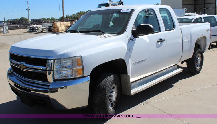 image for item L2269 2008 Chevrolet Silverado 2500HD Ext. Cab pickup truck