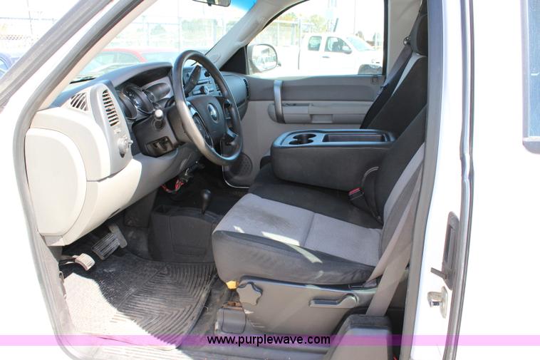 image for item L2269 2008 Chevrolet Silverado 2500HD Ext. Cab pickup truck