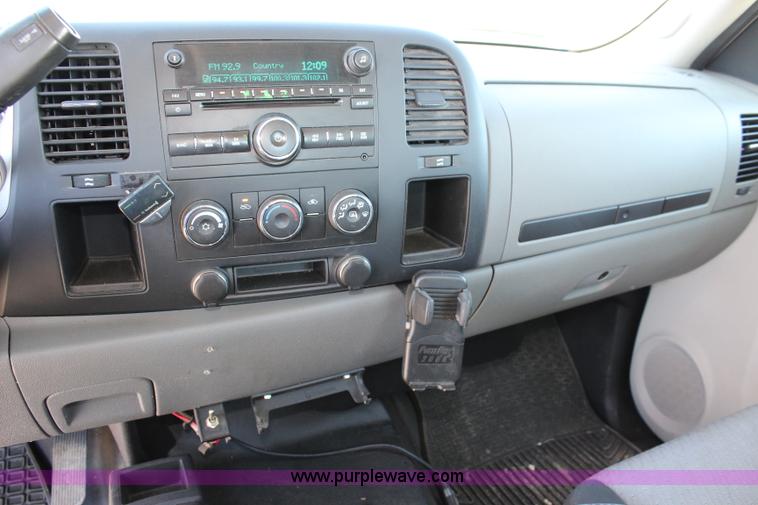 image for item L2269 2008 Chevrolet Silverado 2500HD Ext. Cab pickup truck