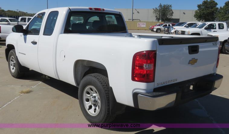 image for item L2271 2008 Chevrolet Silverado 1500 Ext. Cab pickup truck