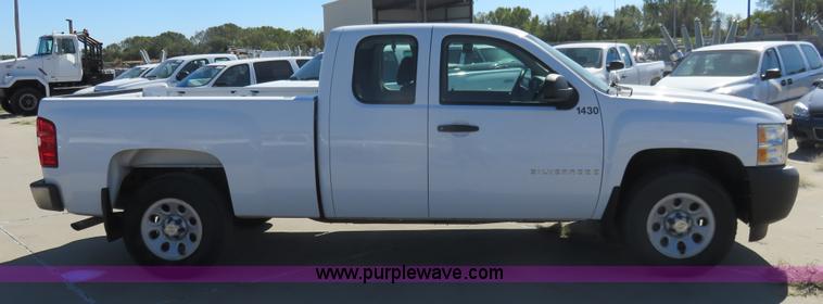image for item L2271 2008 Chevrolet Silverado 1500 Ext. Cab pickup truck