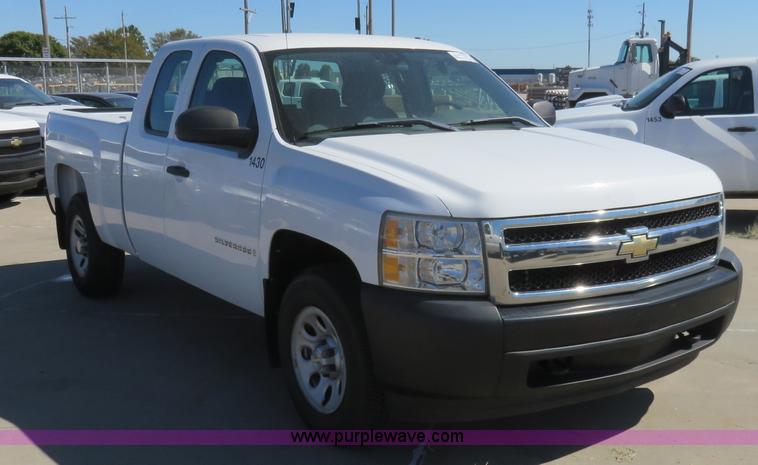 image for item L2271 2008 Chevrolet Silverado 1500 Ext. Cab pickup truck