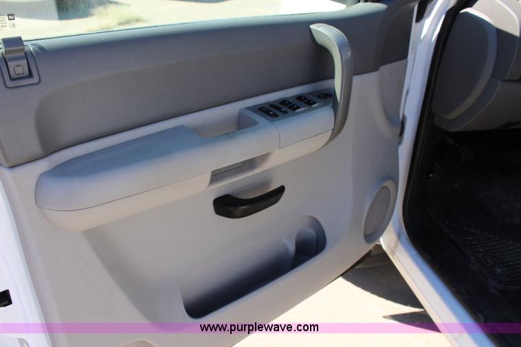 image for item L2271 2008 Chevrolet Silverado 1500 Ext. Cab pickup truck