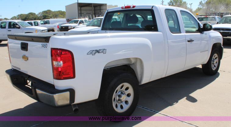 image for item L2299 2008 Chevrolet Silverado 1500 Ext. Cab pickup truck