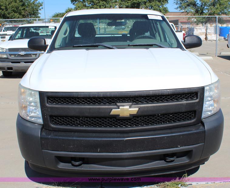 image for item L2299 2008 Chevrolet Silverado 1500 Ext. Cab pickup truck