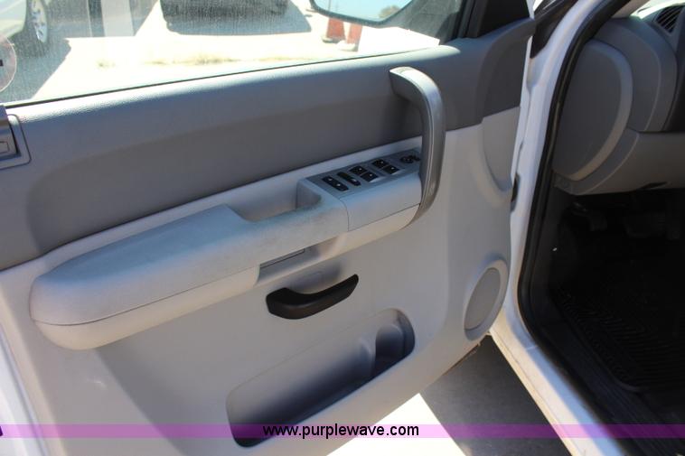 image for item L2299 2008 Chevrolet Silverado 1500 Ext. Cab pickup truck