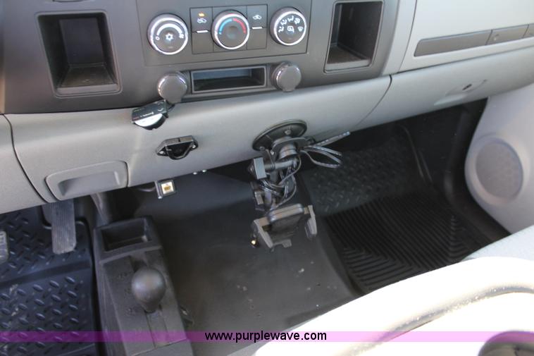 image for item L2299 2008 Chevrolet Silverado 1500 Ext. Cab pickup truck