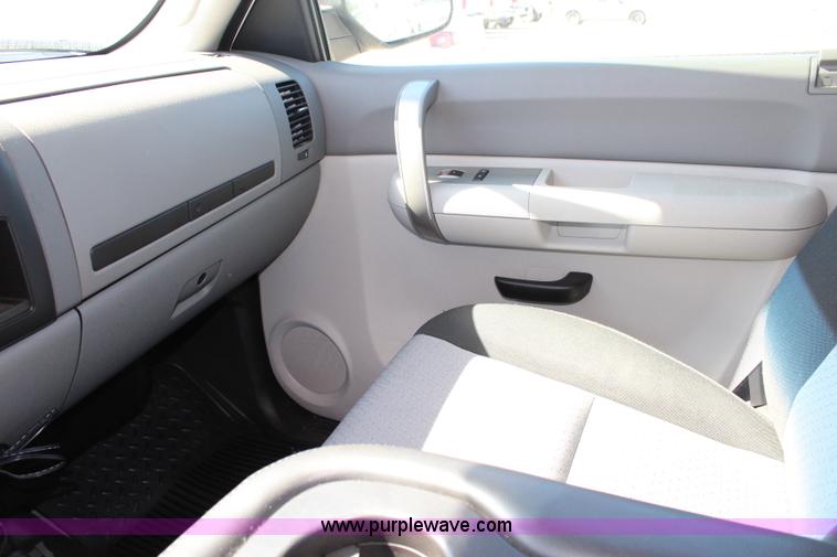 image for item L2299 2008 Chevrolet Silverado 1500 Ext. Cab pickup truck