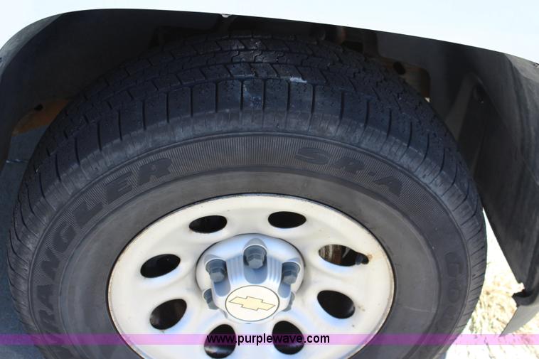 image for item L2299 2008 Chevrolet Silverado 1500 Ext. Cab pickup truck