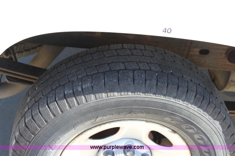 image for item L2300 2004 Chevrolet Silverado 1500 Ext. Cab pickup truck