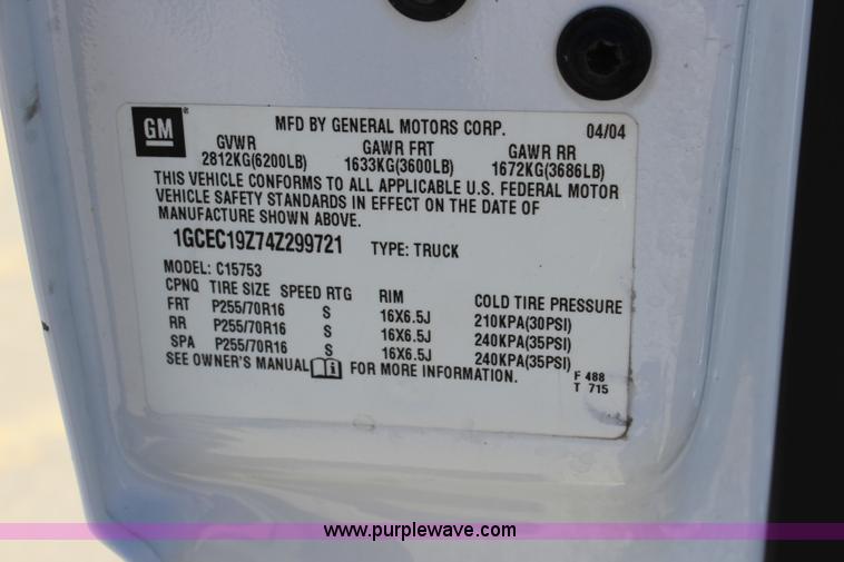 image for item L2300 2004 Chevrolet Silverado 1500 Ext. Cab pickup truck