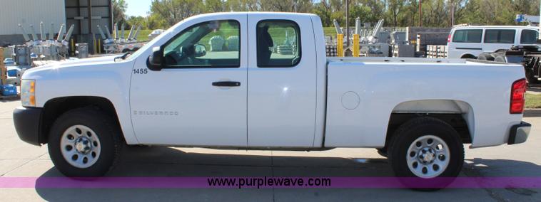 image for item L2312 2008 Chevrolet Silverado 1500 Ext. Cab pickup truck
