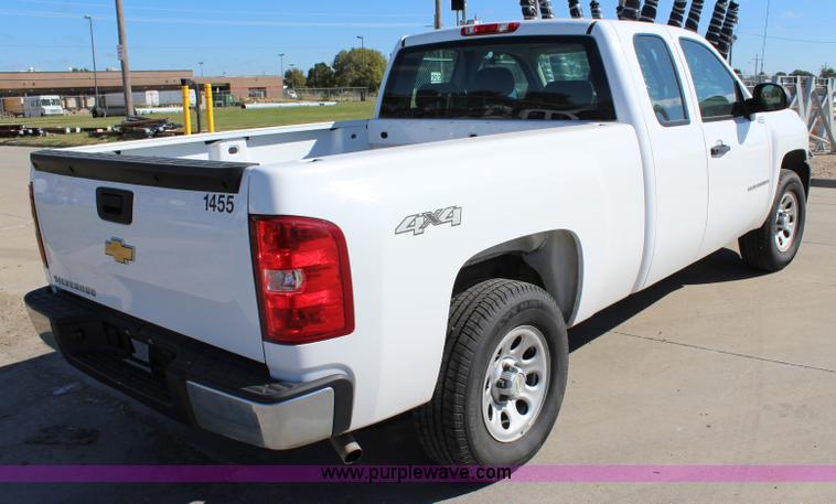 image for item L2312 2008 Chevrolet Silverado 1500 Ext. Cab pickup truck