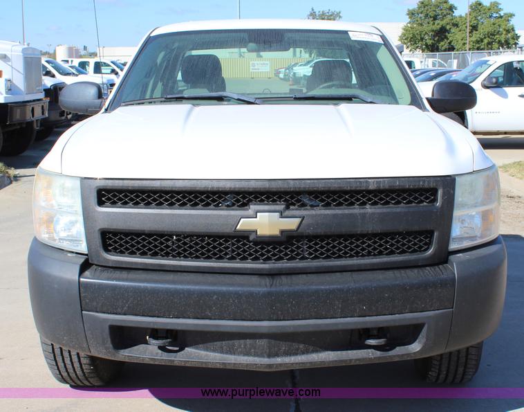 image for item L2312 2008 Chevrolet Silverado 1500 Ext. Cab pickup truck