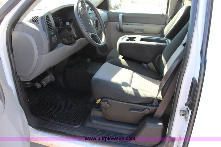 image for item L2312 2008 Chevrolet Silverado 1500 Ext. Cab pickup truck