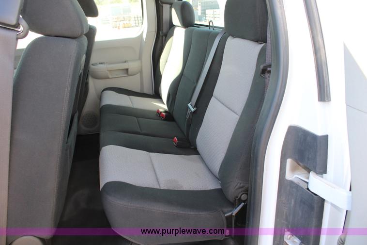 image for item L2312 2008 Chevrolet Silverado 1500 Ext. Cab pickup truck