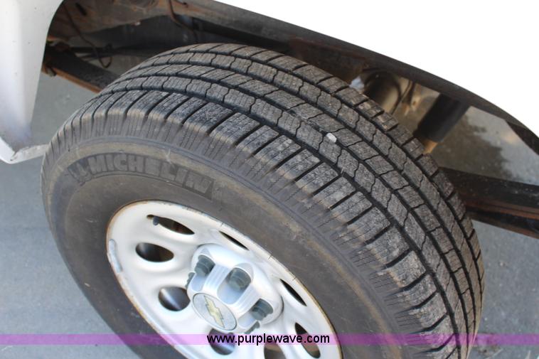 image for item L2312 2008 Chevrolet Silverado 1500 Ext. Cab pickup truck