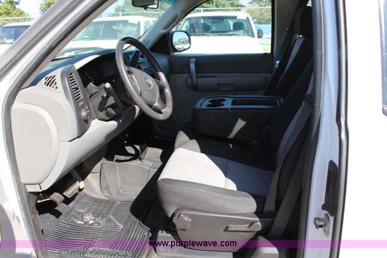 image for item L2313 2008 Chevrolet Silverado 1500 Ext. Cab pickup truck