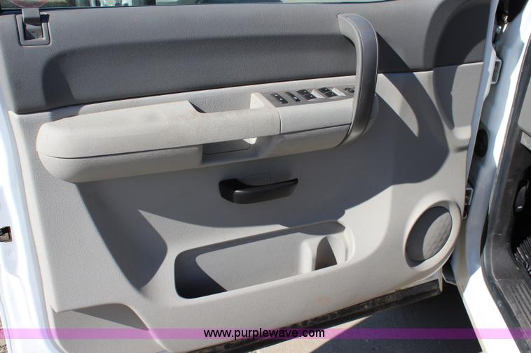 image for item L2313 2008 Chevrolet Silverado 1500 Ext. Cab pickup truck
