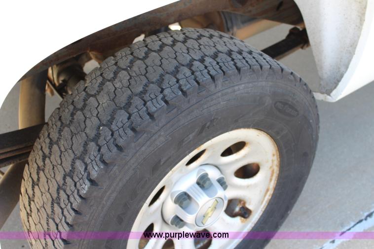 image for item L2313 2008 Chevrolet Silverado 1500 Ext. Cab pickup truck