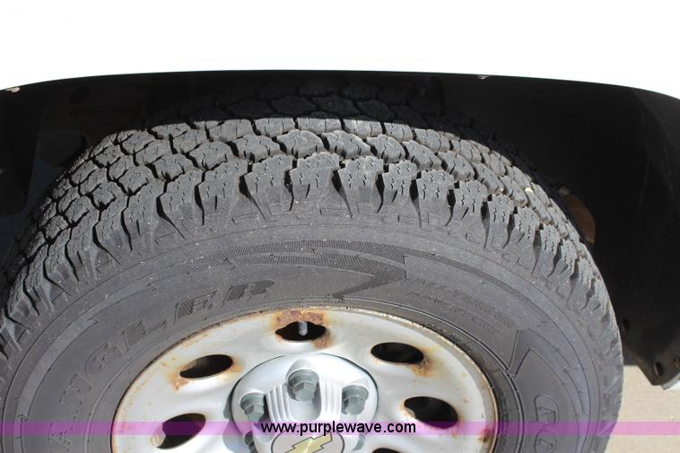 image for item L2313 2008 Chevrolet Silverado 1500 Ext. Cab pickup truck