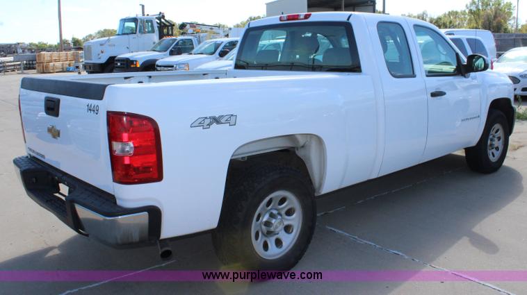 image for item L2319 2008 Chevrolet Silverado 1500 Ext. Cab pickup truck