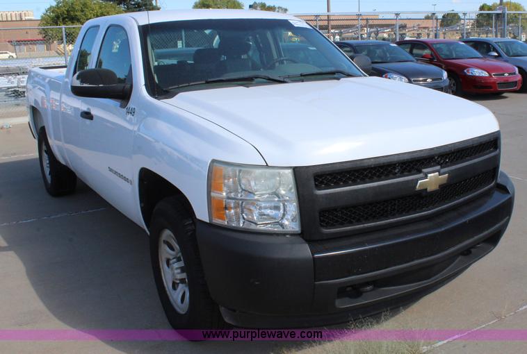 image for item L2319 2008 Chevrolet Silverado 1500 Ext. Cab pickup truck