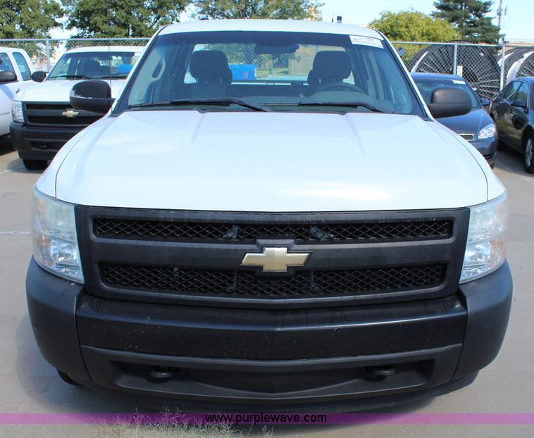 image for item L2319 2008 Chevrolet Silverado 1500 Ext. Cab pickup truck