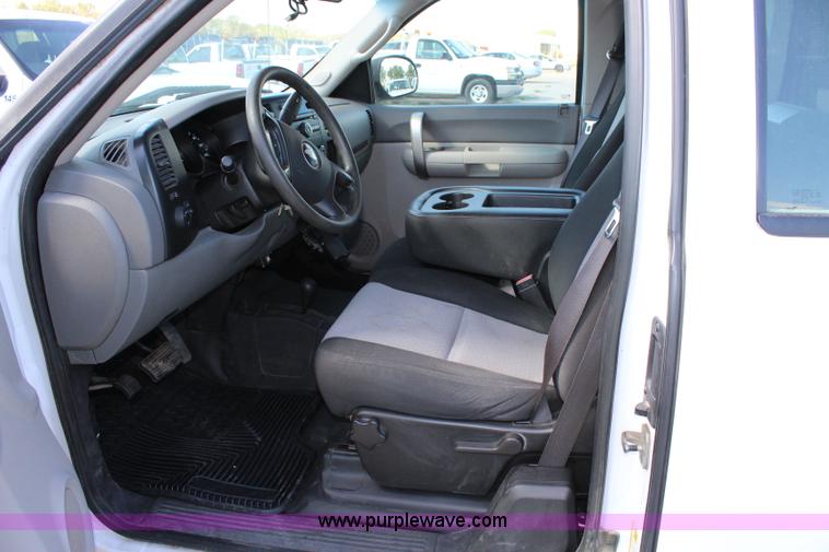 image for item L2319 2008 Chevrolet Silverado 1500 Ext. Cab pickup truck