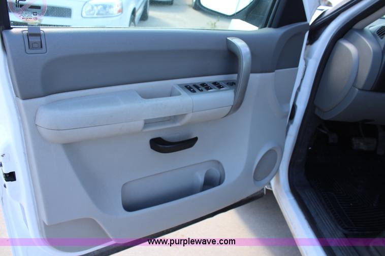 image for item L2319 2008 Chevrolet Silverado 1500 Ext. Cab pickup truck