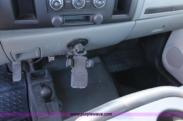 image for item L2319 2008 Chevrolet Silverado 1500 Ext. Cab pickup truck