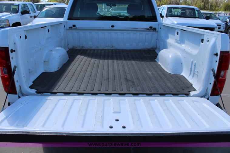 image for item L2319 2008 Chevrolet Silverado 1500 Ext. Cab pickup truck