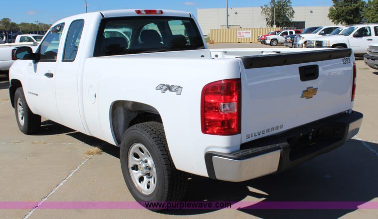 image for item L2320 2008 Chevrolet Silverado 1500 Ext. Cab pickup truck