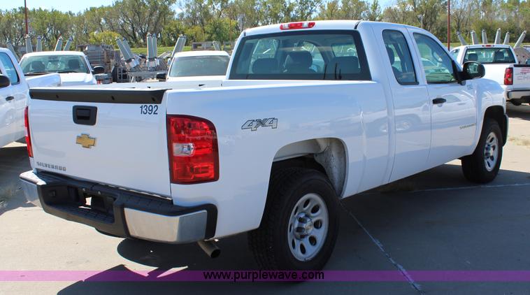 image for item L2320 2008 Chevrolet Silverado 1500 Ext. Cab pickup truck